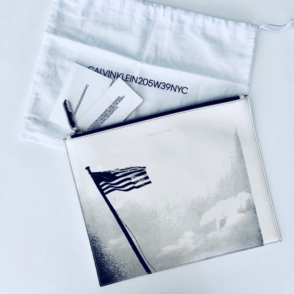 CALVINKLEIN205W39NYC Pouch